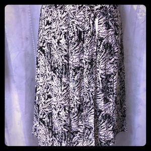 Black & White Pleated Skirt w/Front Tie-NEW